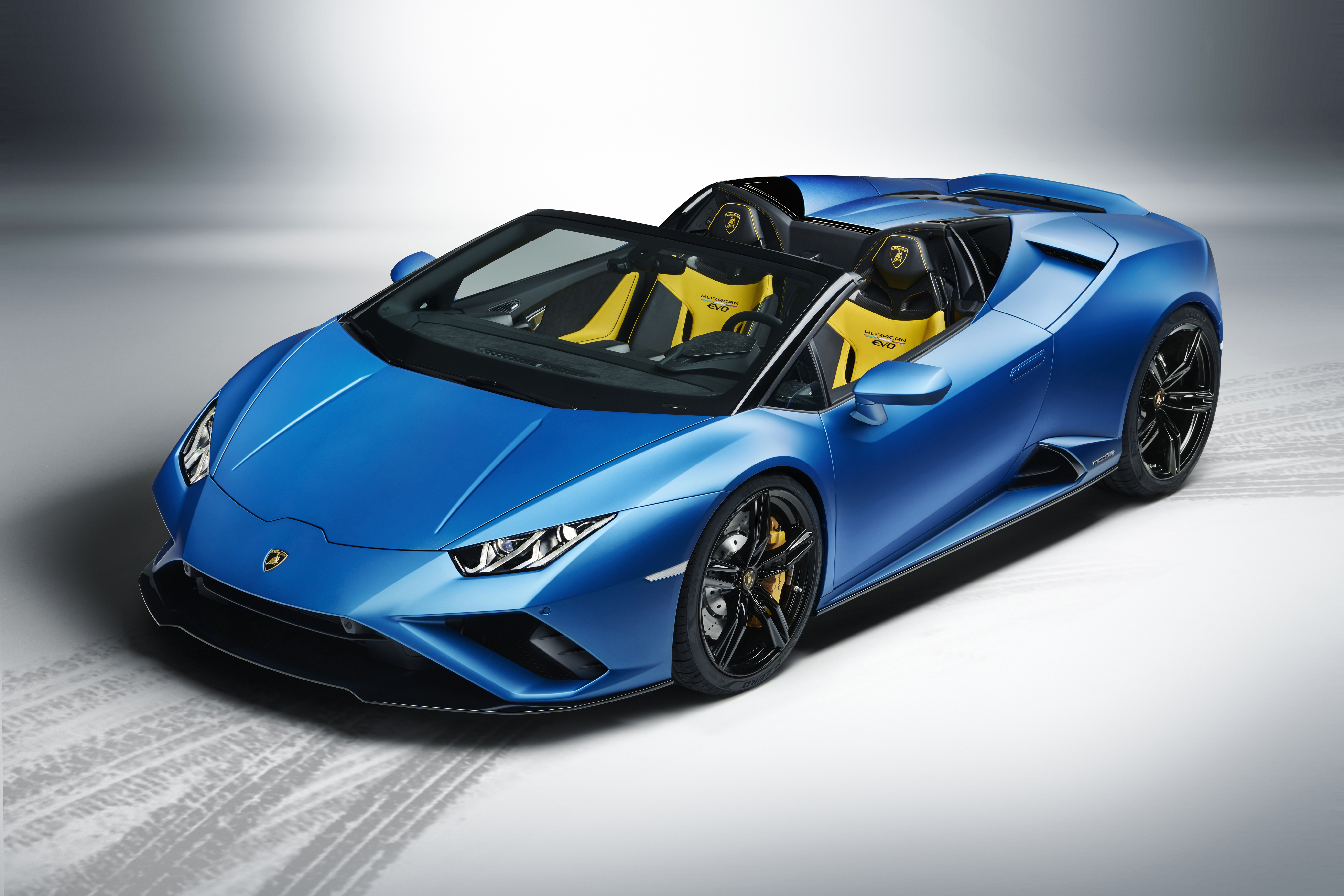 Lamborghini Huracan Review, Price and Specification